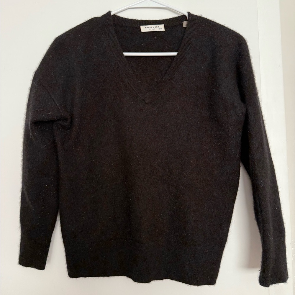 Equipment Femme Cashmere V-Neck Sweater